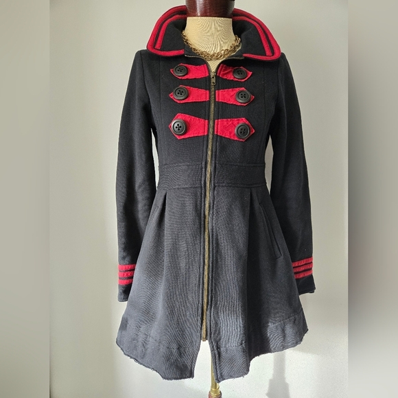 Knitted Dove Jackets & Blazers - KNITTED DOVE ANTHROPOLOGIE Back and Red Cotton Lined Coat. Size Med